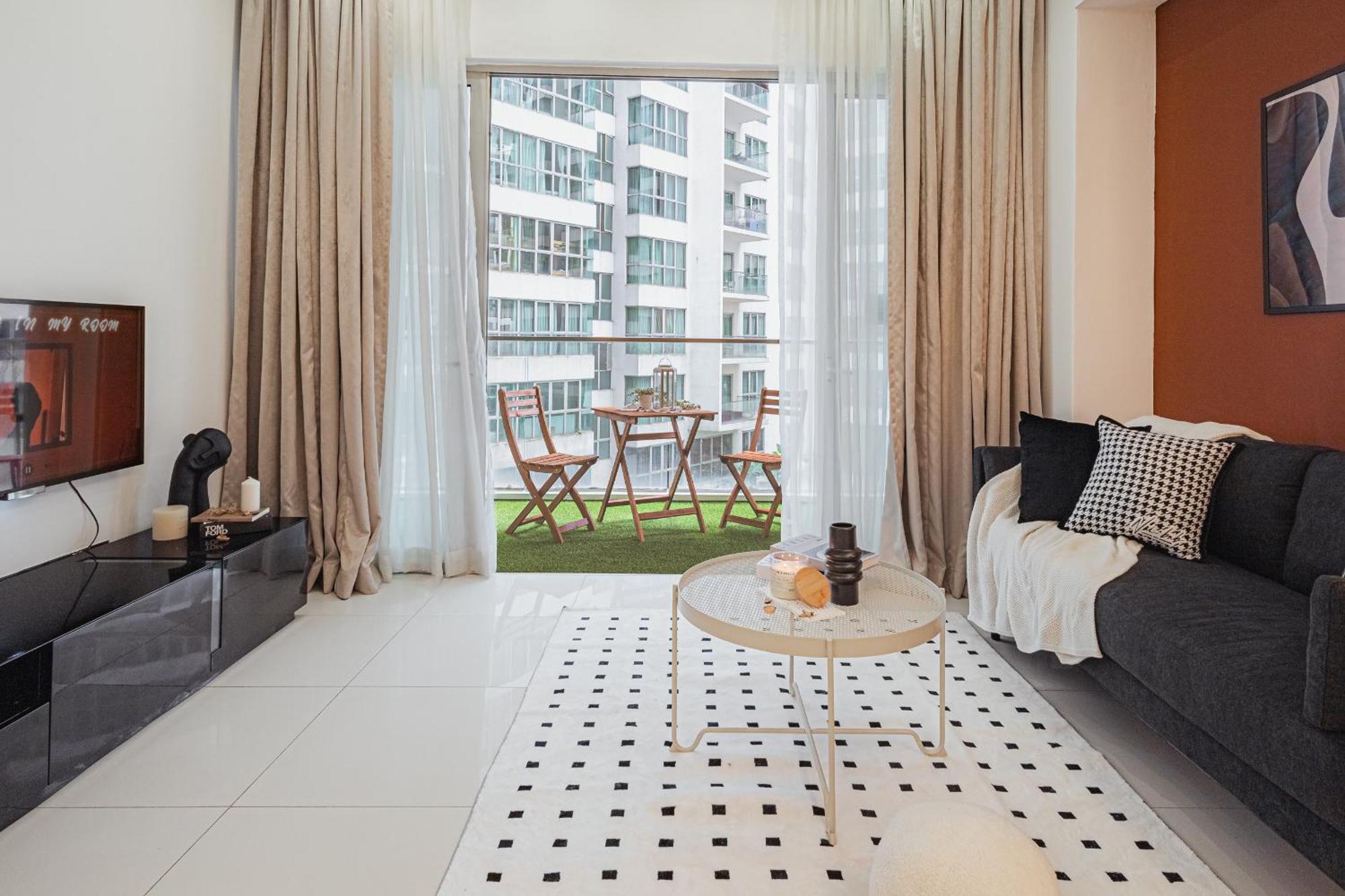 Suites & Residences @ Regalia By Plc Куала-Лумпур Экстерьер фото