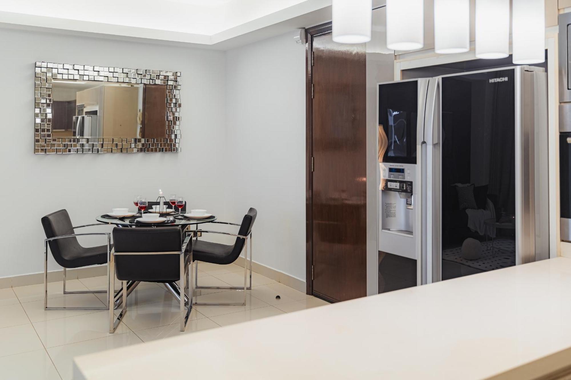 Suites & Residences @ Regalia By Plc Куала-Лумпур Экстерьер фото