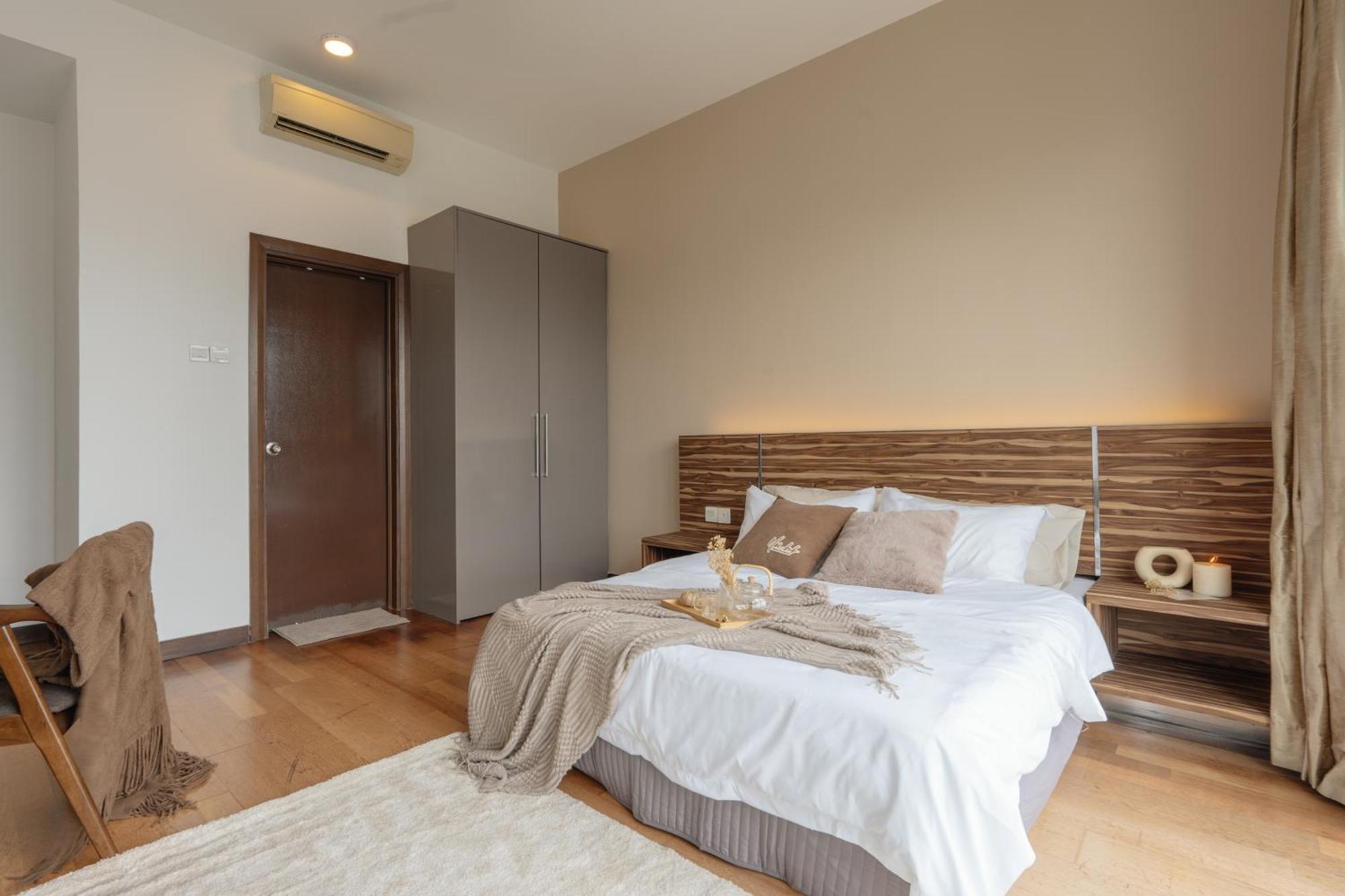 Suites & Residences @ Regalia By Plc Куала-Лумпур Экстерьер фото
